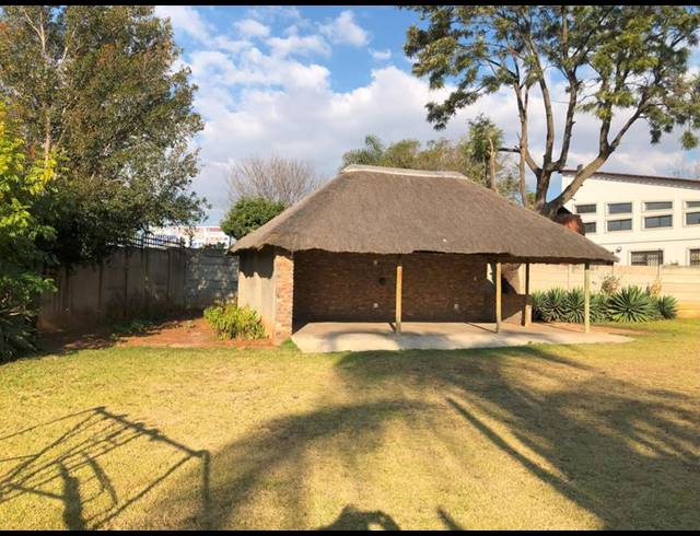 4 BEDROOM HOUSE FOR SALE IN STRUBENSVALLEI